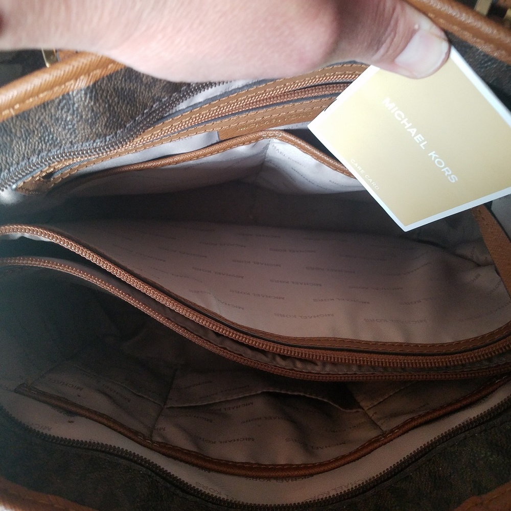 Jet set medium - Picture 2 of 3